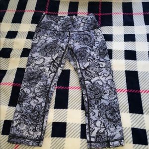 Brand new LULULEMON LEGGINGS SIZE 6 MAKE OFFERS